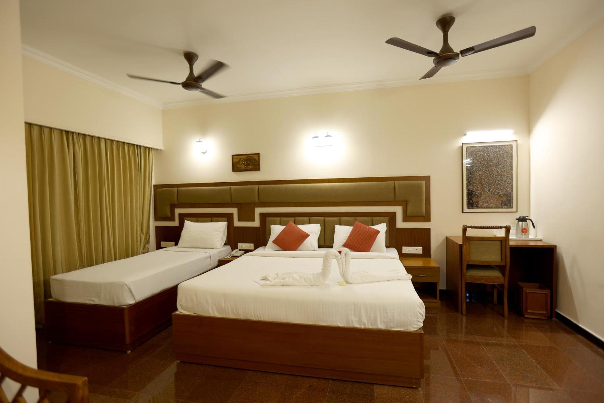 Hotel Breeze Residency Tiruchirappalli Zewnętrze zdjęcie