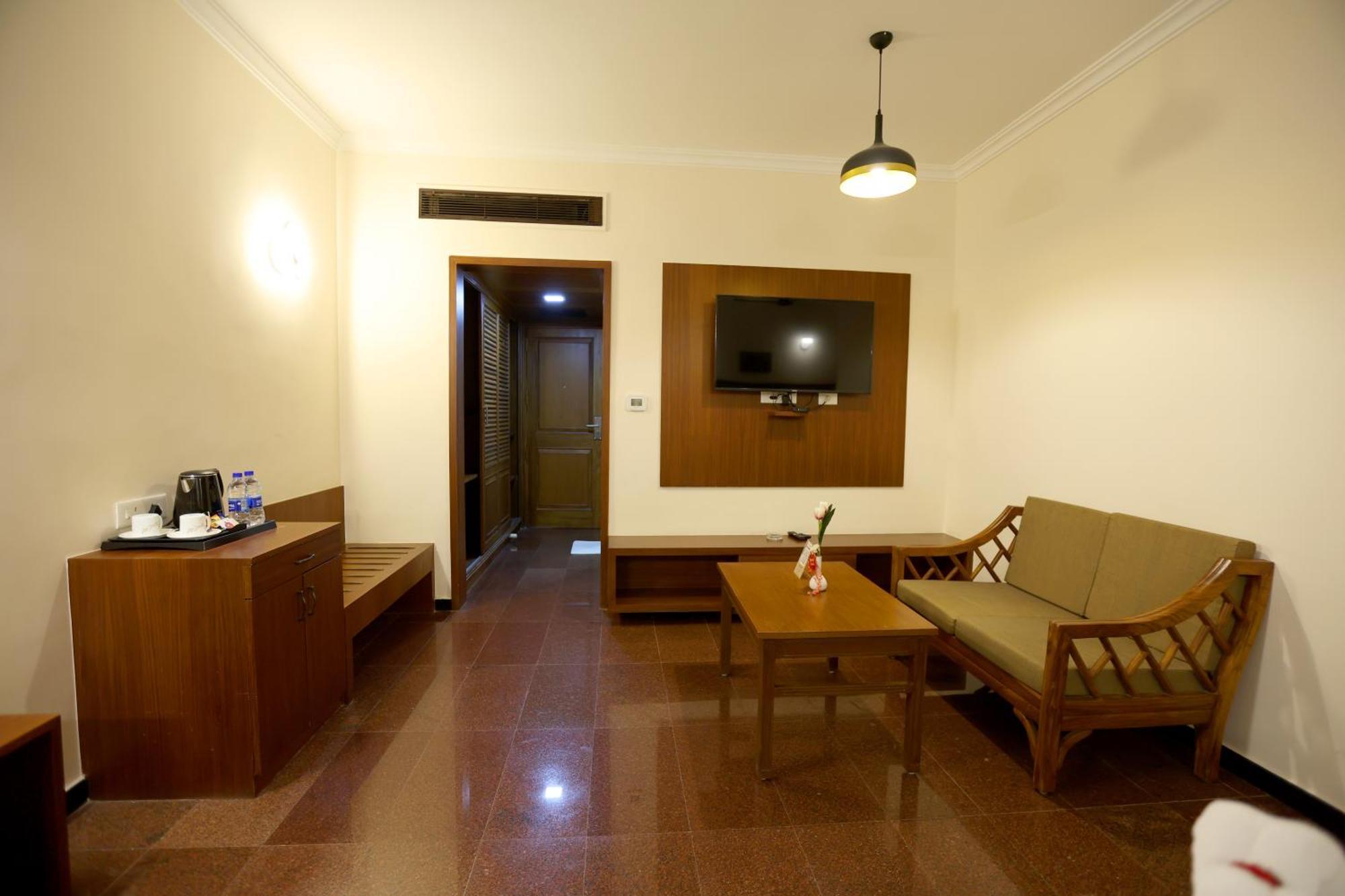 Hotel Breeze Residency Tiruchirappalli Zewnętrze zdjęcie