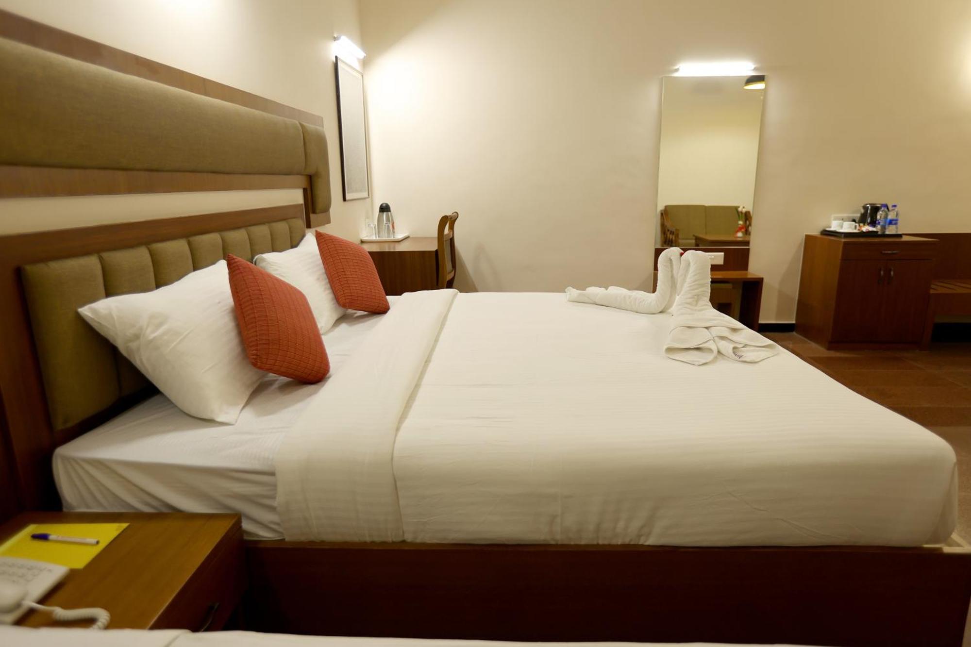 Hotel Breeze Residency Tiruchirappalli Zewnętrze zdjęcie