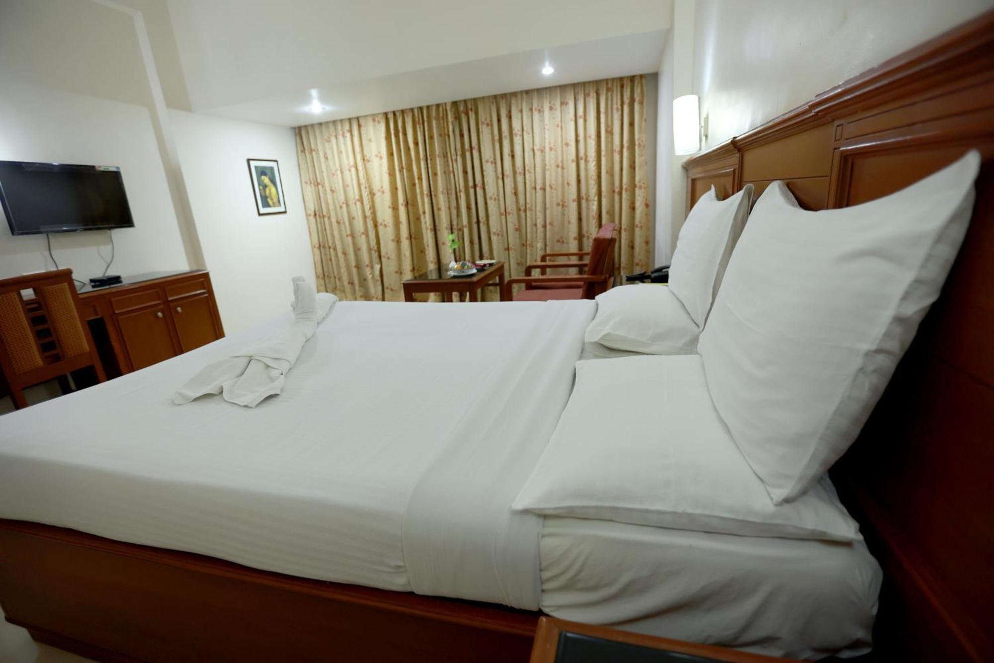 Hotel Breeze Residency Tiruchirappalli Zewnętrze zdjęcie